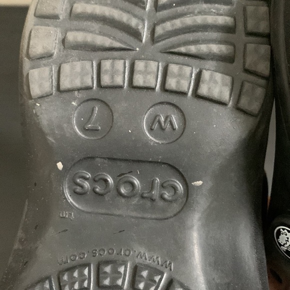 Platform crocs size 7 - Picture 4 of 4